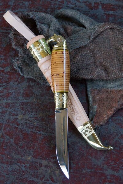 <b>The birch bark handle adds character to the knife.</b>