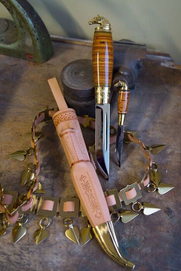 Kauhava Horse Head Double knife and the Helavyö belt, Light/Brass